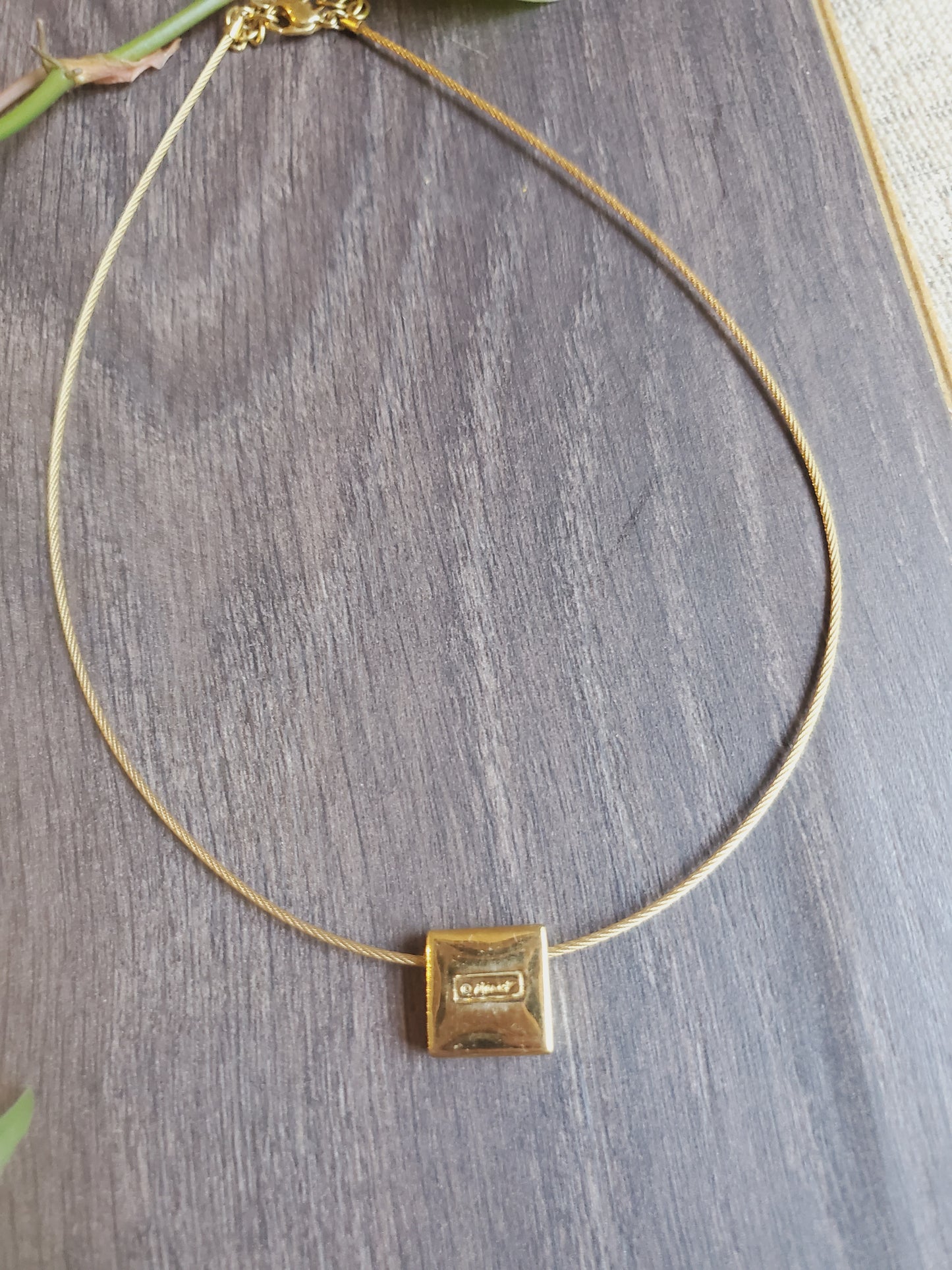 7.5" Monet Gold checkerboard and amber choker fashion necklace