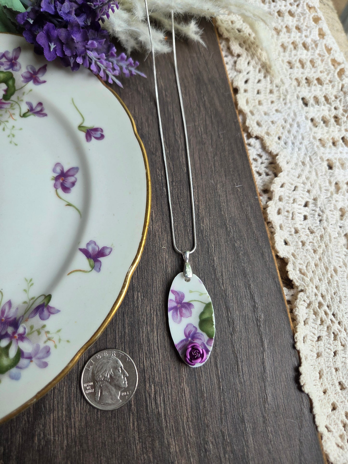 10" .925 sterling silver Snake chain Broken china plate Oval Violet necklace