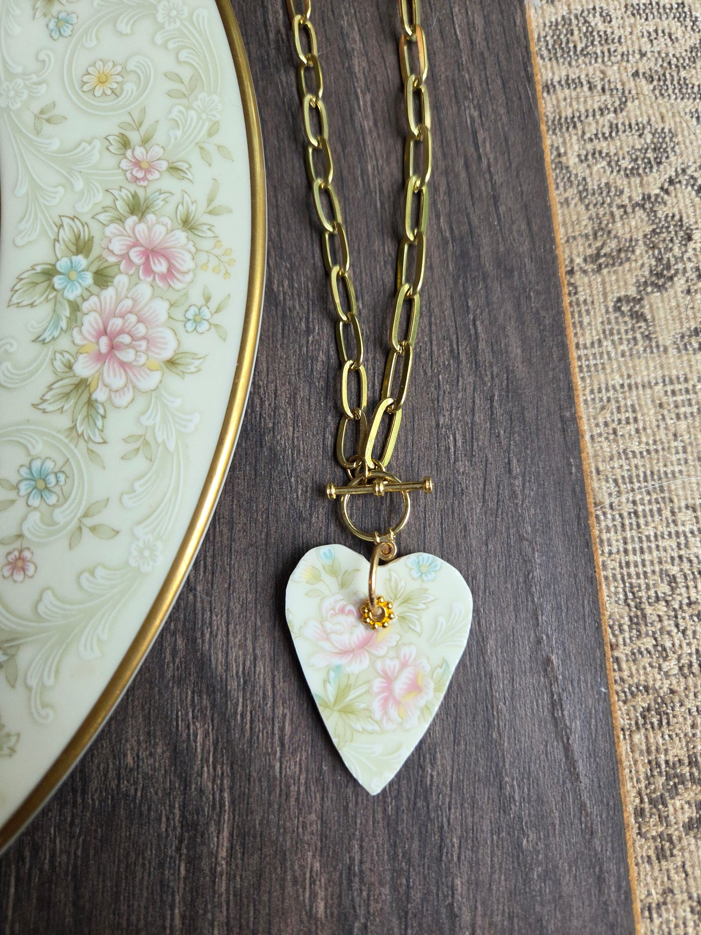 12" Gold paperclip chain Broken china plate Heart fashion necklace
