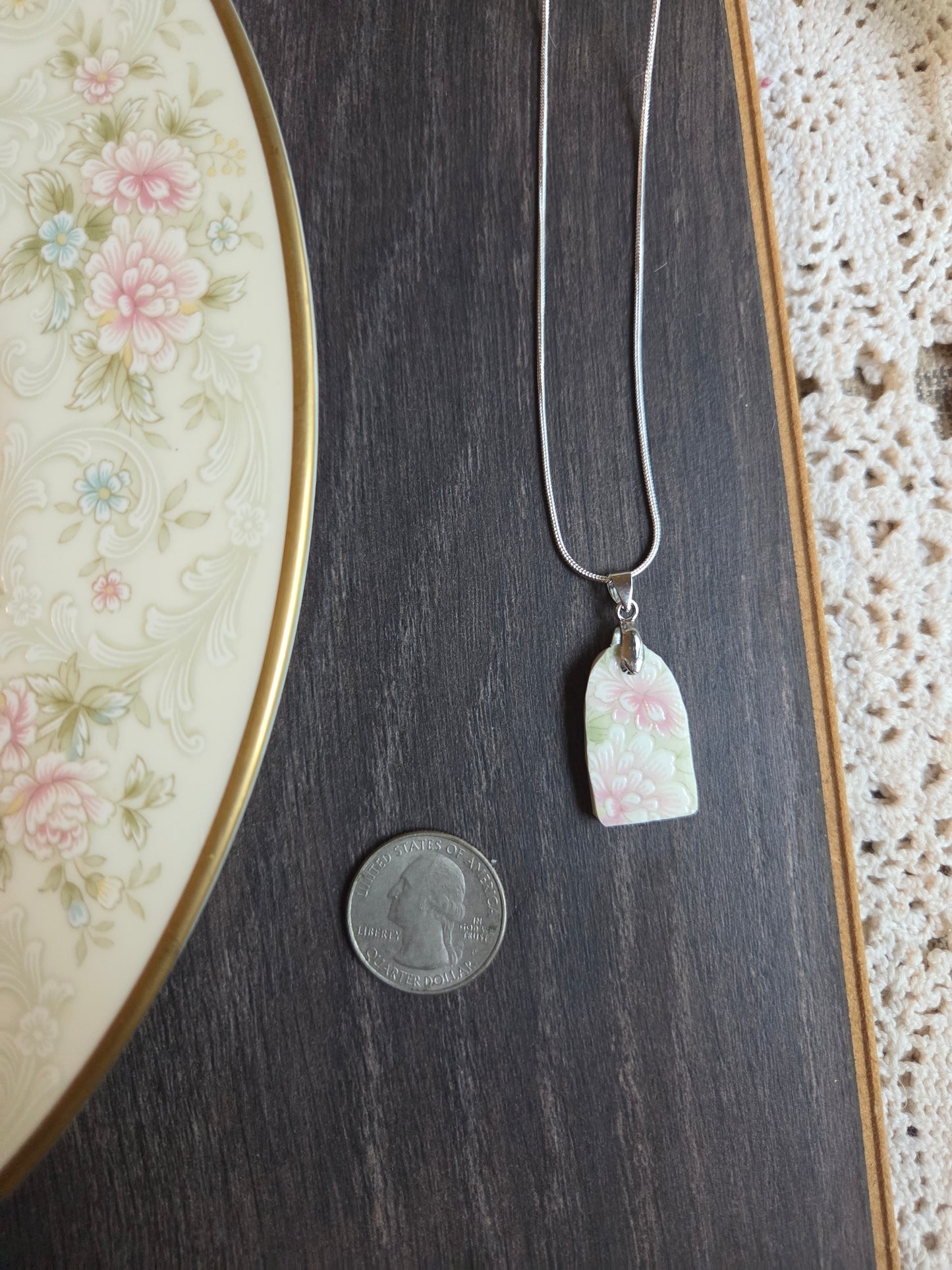 10" .925 sterling silver Snake chain Broken china plate Oval half pink flowers necklace