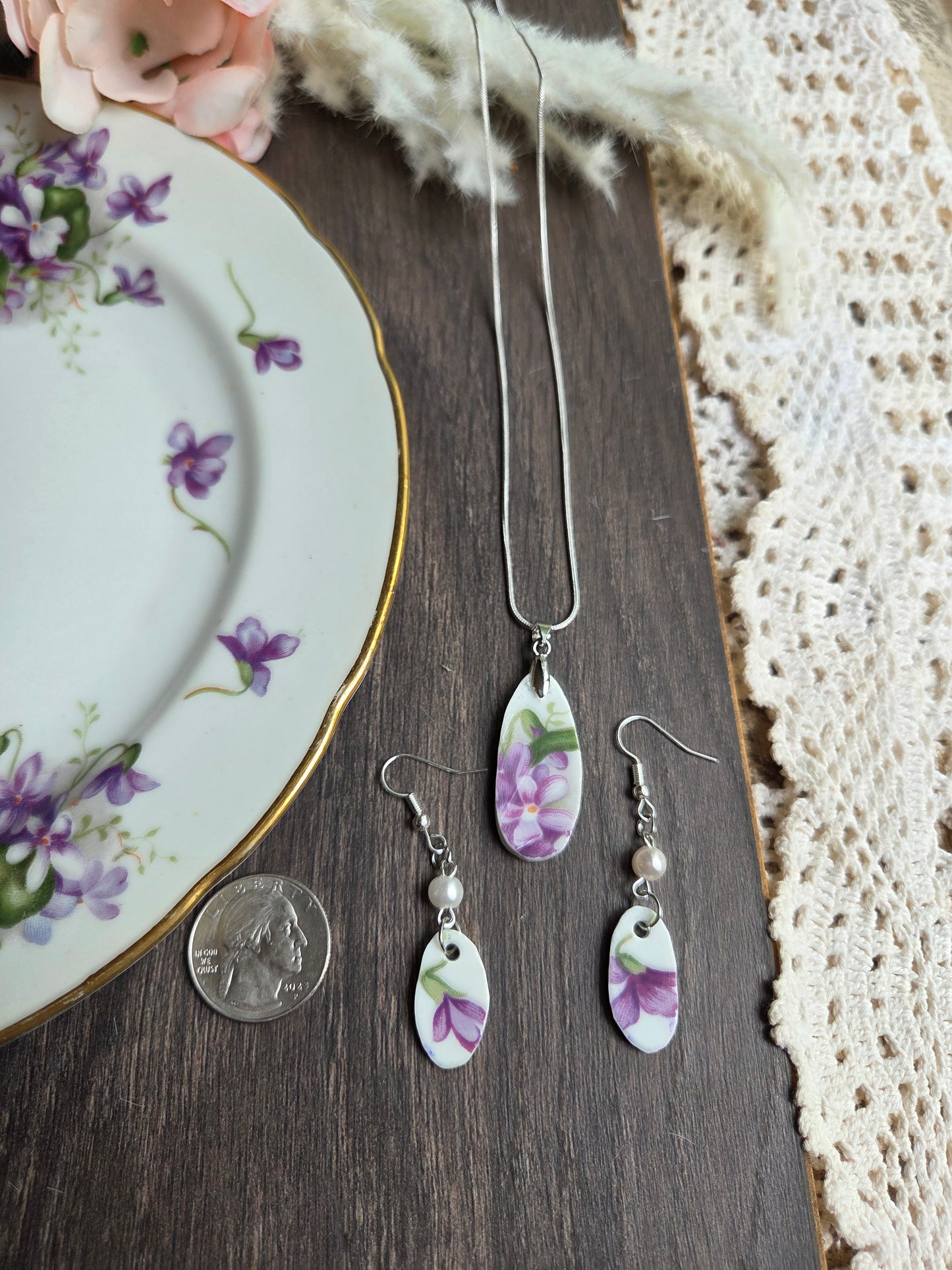 10" .925 sterling silver Snake chain Broken china plate Oval Violet necklace with matching earrings