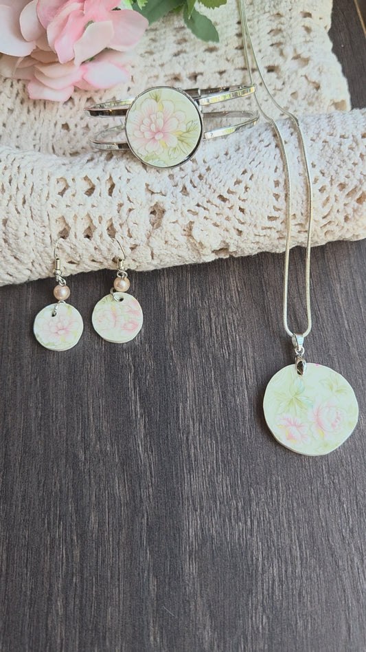 Necklace, earrings and bracelet Set. 11" .925 sterling Silver chain Broken china plate round pink flowers with matching earrings with 8" spring loaded bracelet set